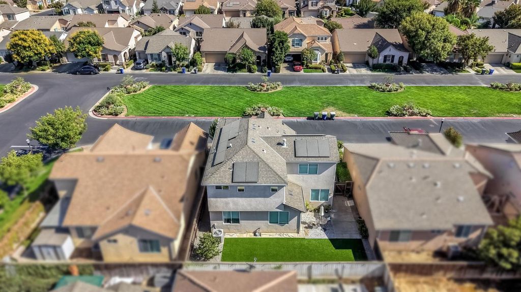 Image 15 of property listing at 5557 N Citrus Lane, Fresno, CA 93711