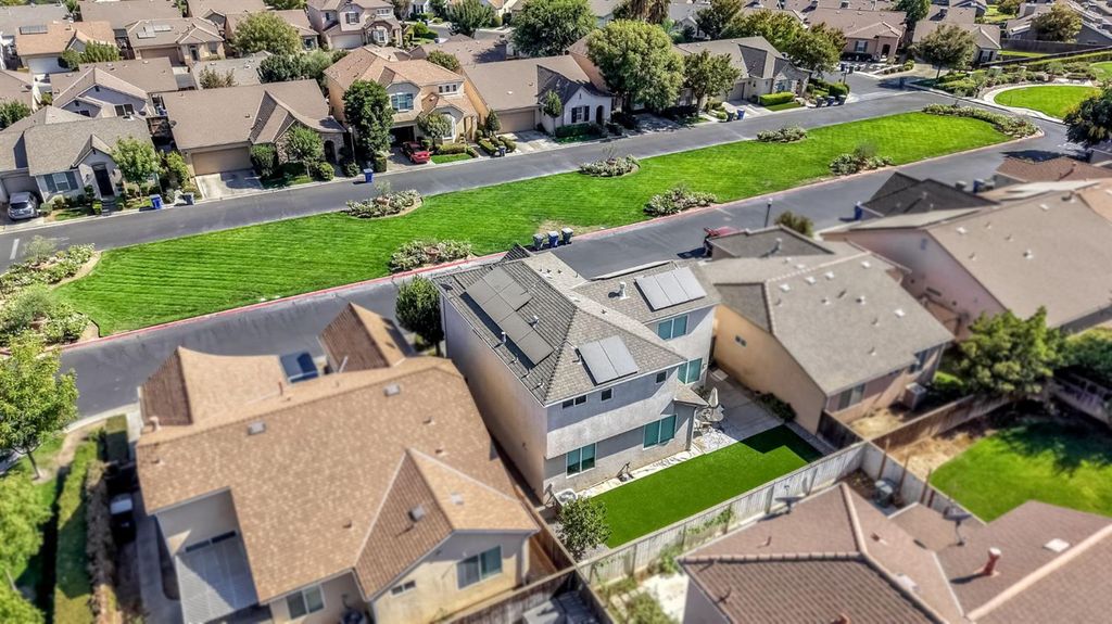 Image 16 of property listing at 5557 N Citrus Lane, Fresno, CA 93711