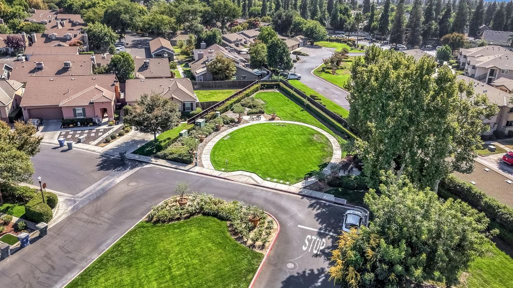 Image 18 of property listing at 5557 N Citrus Lane, Fresno, CA 93711