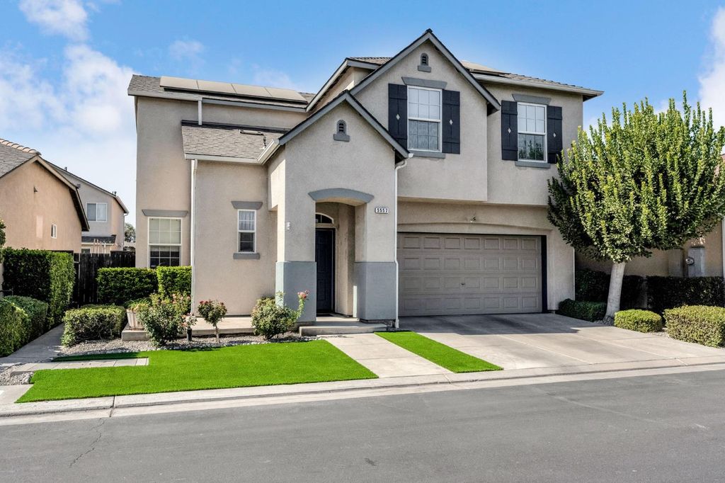 Image 2 of property listing at 5557 N Citrus Lane, Fresno, CA 93711