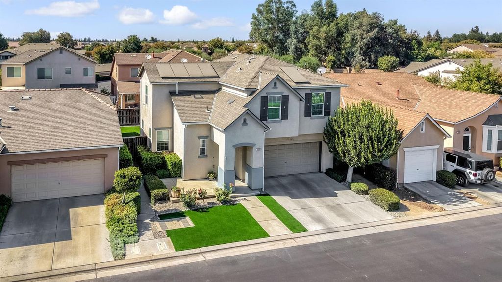 Image 9 of property listing at 5557 N Citrus Lane, Fresno, CA 93711
