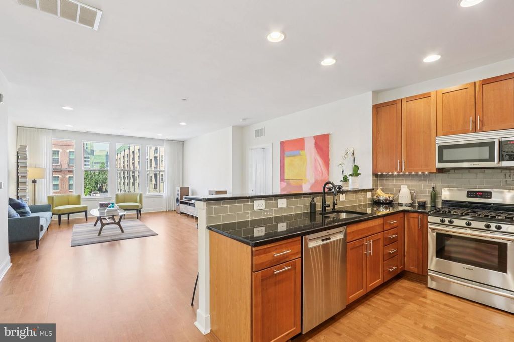 600 S 24TH ST #204, Philadelphia, PA 19146