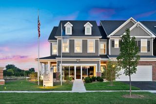 5904 Hawkweed Drive 07402, Naperville, IL 60564