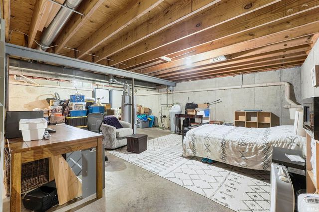 22036 Ash Street, Woodburn, IN 46797