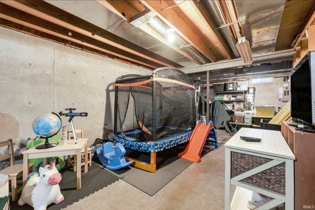 22036 Ash Street, Woodburn, IN 46797