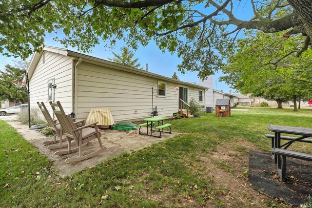 22036 Ash Street, Woodburn, IN 46797