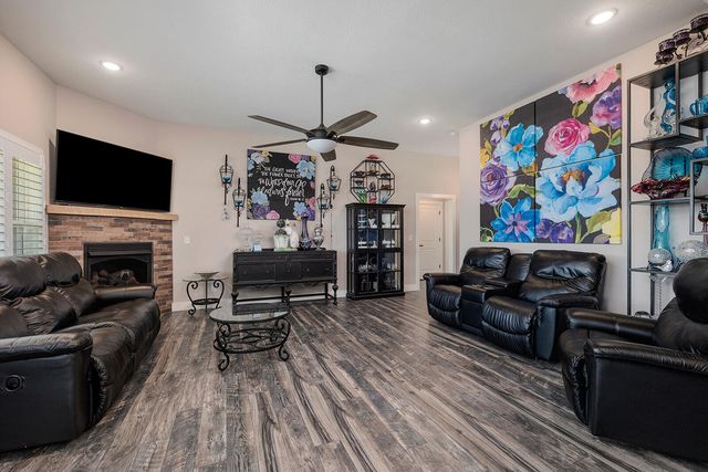 1500 E Silo Ridge Drive, Ozark, MO 65721