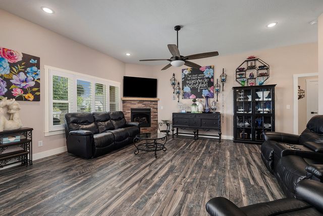 1500 E Silo Ridge Drive, Ozark, MO 65721