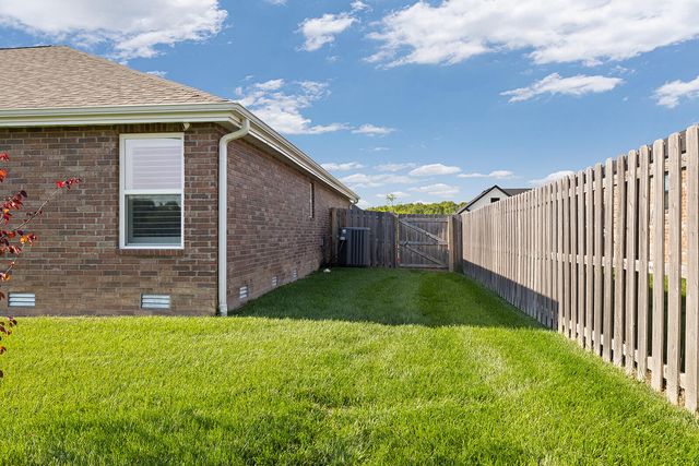 1500 E Silo Ridge Drive, Ozark, MO 65721