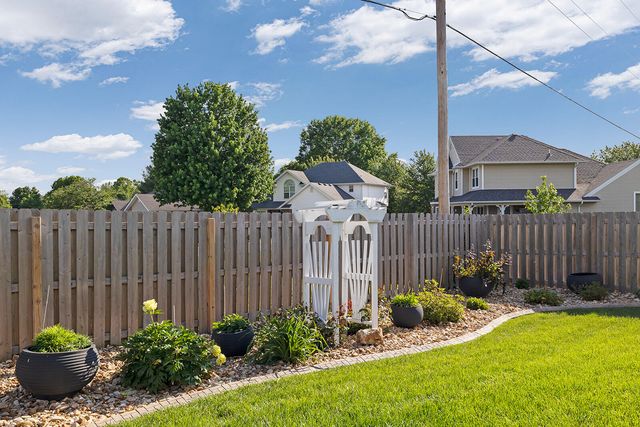 1500 E Silo Ridge Drive, Ozark, MO 65721