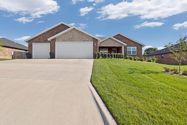 1500 E Silo Ridge Drive, Ozark, MO 65721