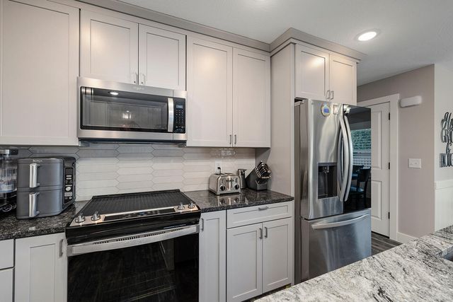 1500 E Silo Ridge Drive, Ozark, MO 65721