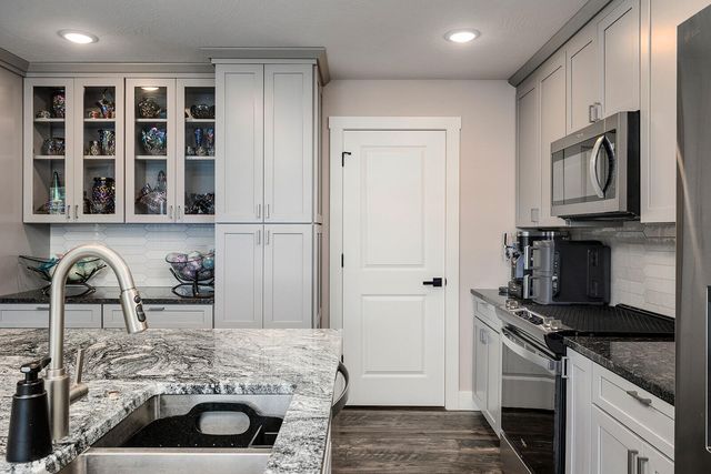 1500 E Silo Ridge Drive, Ozark, MO 65721