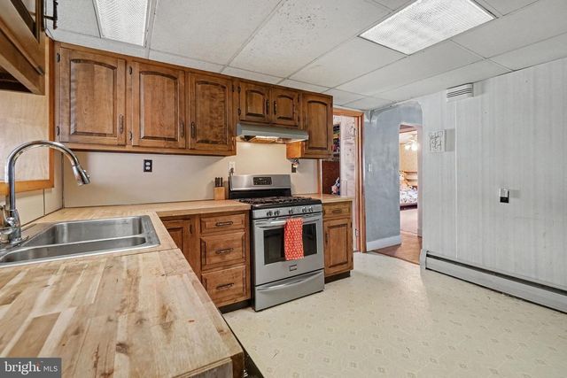 4609 MARBLEHEAD ST, Harrisburg, PA 17109