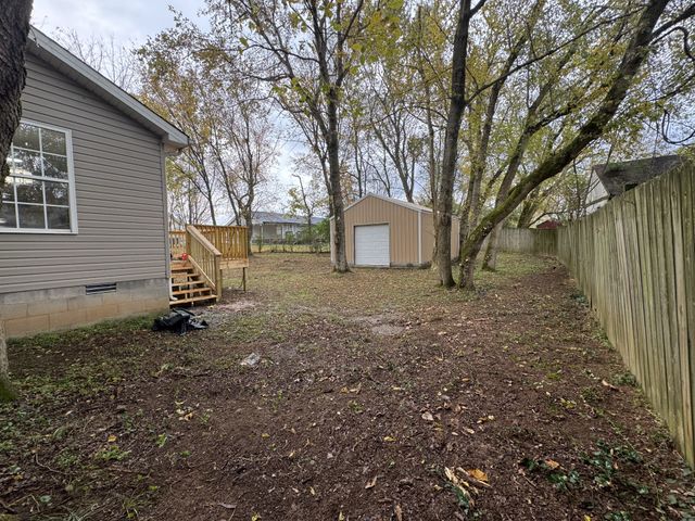 445 Market St, Clarksville, TN 37042