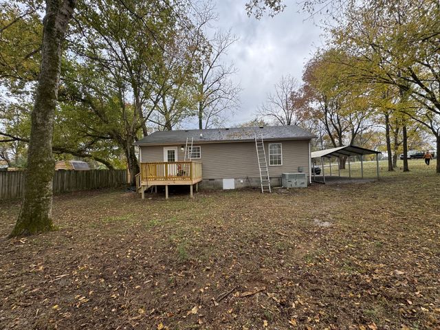 445 Market St, Clarksville, TN 37042