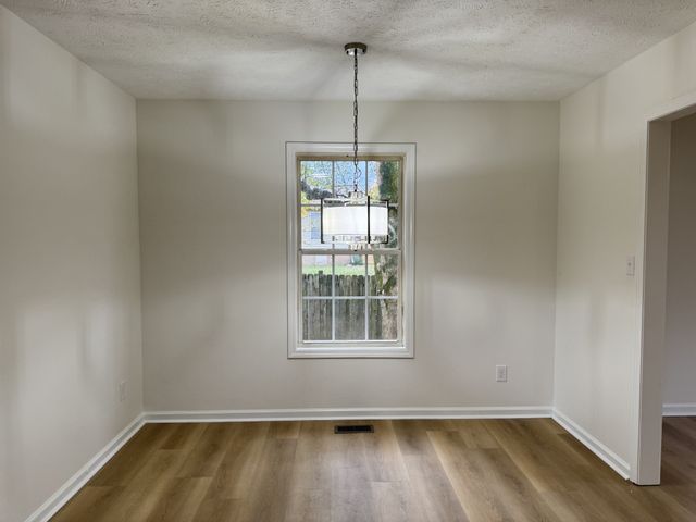 445 Market St, Clarksville, TN 37042