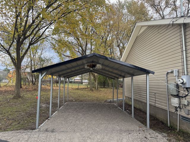 445 Market St, Clarksville, TN 37042