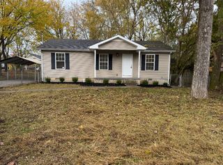 445 Market St, Clarksville, TN 37042