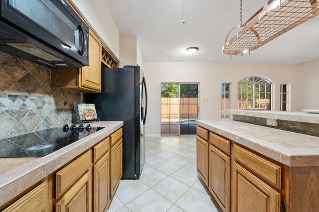 3007 Creek Manor Drive, Kingwood, TX 77339