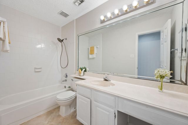 3007 Creek Manor Drive, Kingwood, TX 77339