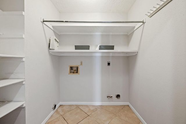 3007 Creek Manor Drive, Kingwood, TX 77339