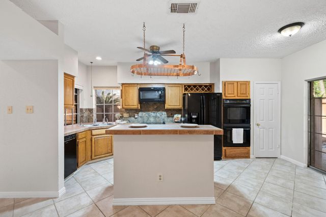 3007 Creek Manor Drive, Kingwood, TX 77339