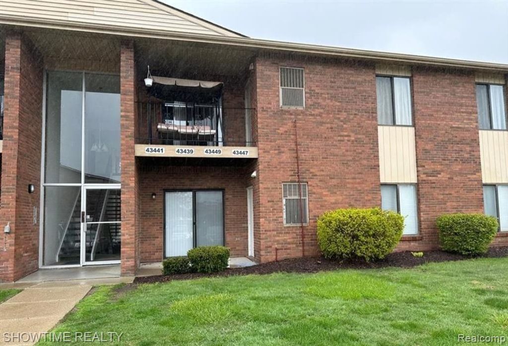 43441 Cape Drive, Sterling Heights, MI 48313