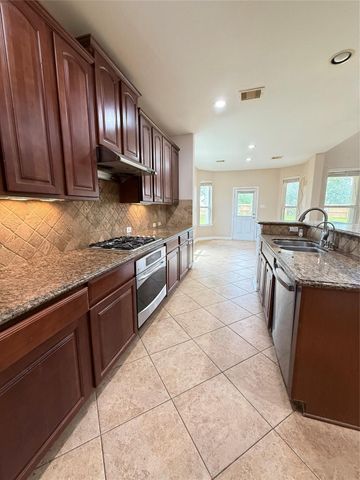 12503 Peppercreek Ln, Pearland, TX 77584