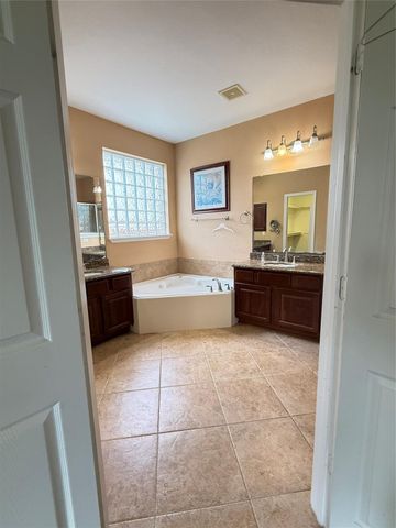 12503 Peppercreek Ln, Pearland, TX 77584