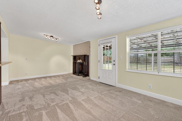 361 NE Gardner Drive, Fort Walton Beach, FL 32548