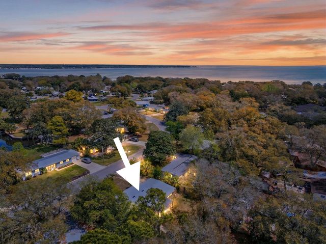 361 NE Gardner Drive, Fort Walton Beach, FL 32548