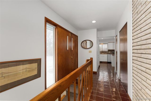 9801 Gibbs Road, Clarkston, MI 48348