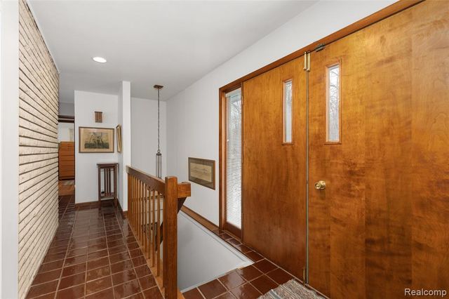 9801 Gibbs Road, Clarkston, MI 48348