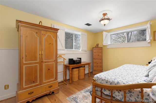 9801 Gibbs Road, Clarkston, MI 48348