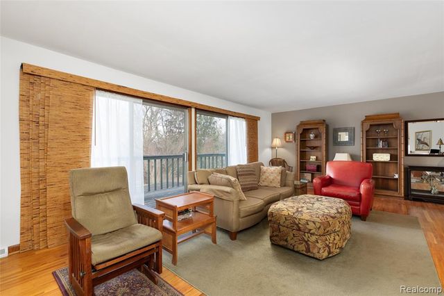 9801 Gibbs Road, Clarkston, MI 48348