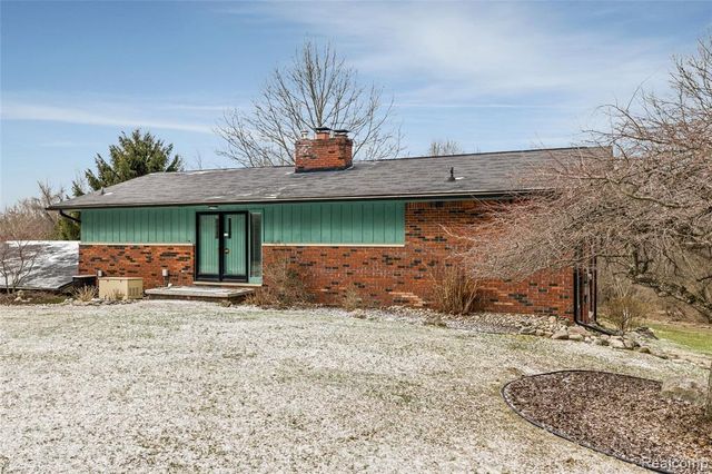 9801 Gibbs Road, Clarkston, MI 48348