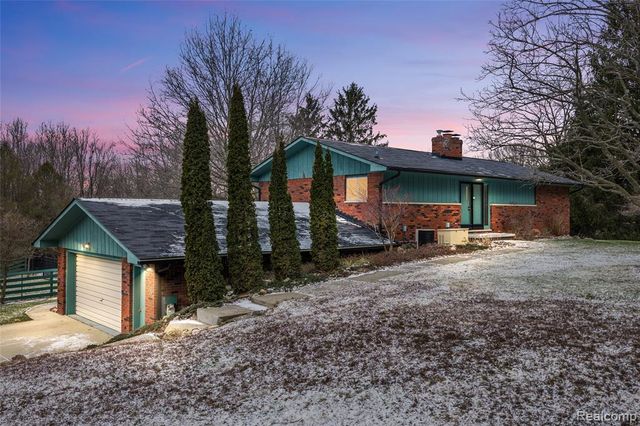 9801 Gibbs Road, Clarkston, MI 48348