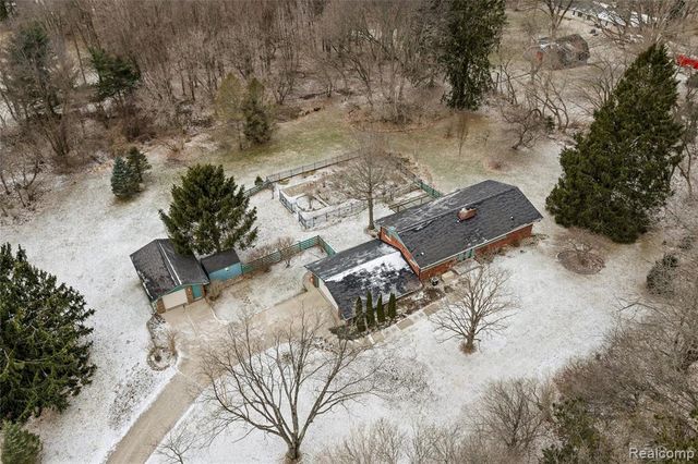 9801 Gibbs Road, Clarkston, MI 48348