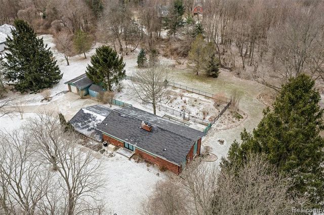 9801 Gibbs Road, Clarkston, MI 48348