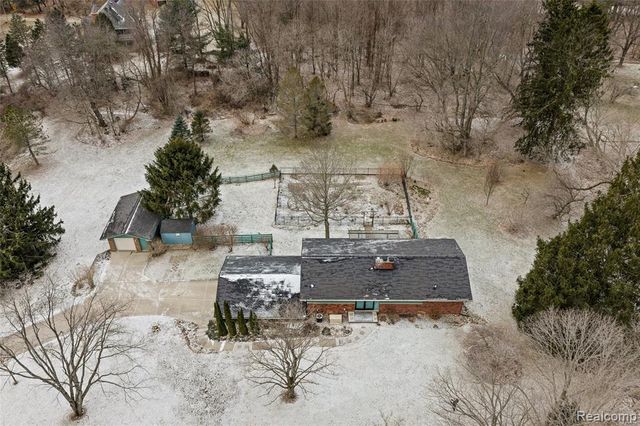 9801 Gibbs Road, Clarkston, MI 48348