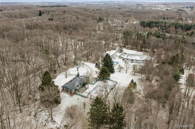 9801 Gibbs Road, Clarkston, MI 48348