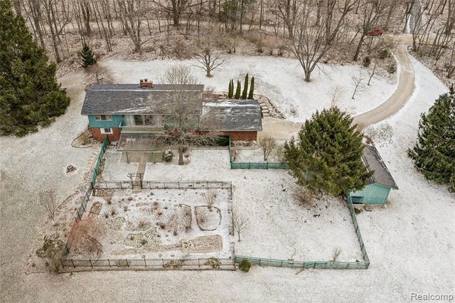 9801 Gibbs Road, Clarkston, MI 48348