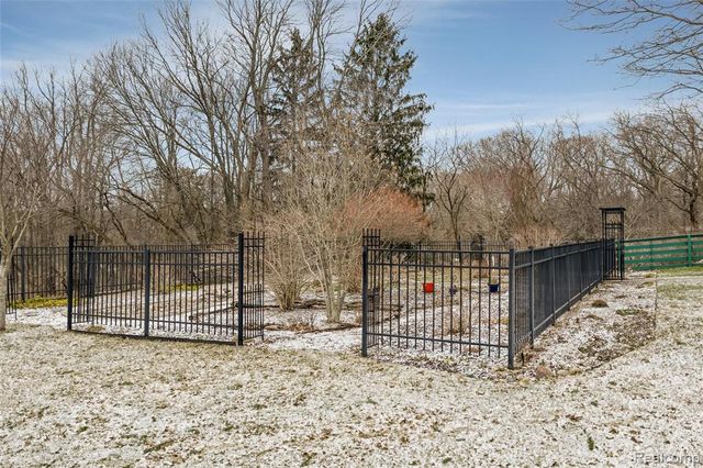 9801 Gibbs Road, Clarkston, MI 48348