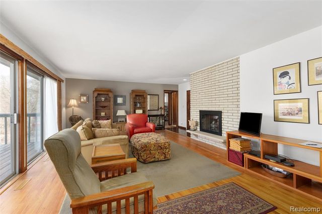 9801 Gibbs Road, Clarkston, MI 48348