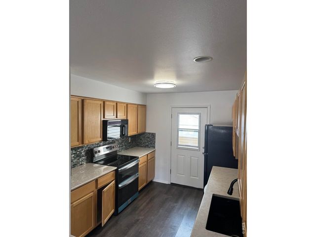 2155 Meadow Ct, Longmont, CO 80501