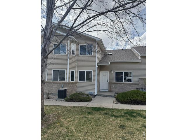 2155 Meadow Ct, Longmont, CO 80501