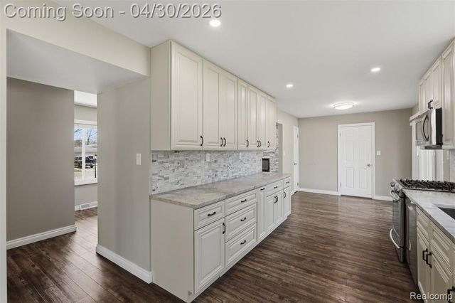 7978 Little Farm Lane, West Bloomfield, MI 48322