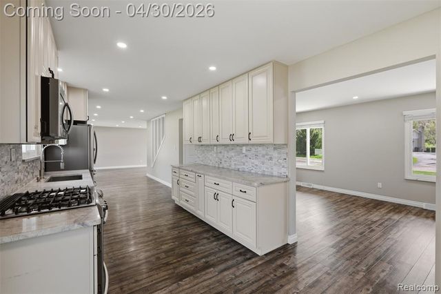 7978 Little Farm Lane, West Bloomfield, MI 48322