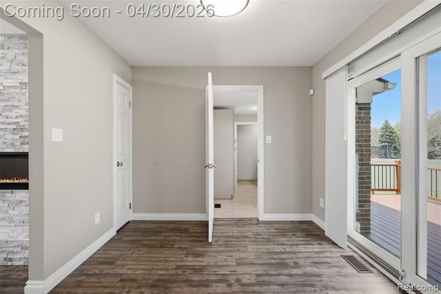 7978 Little Farm Lane, West Bloomfield, MI 48322